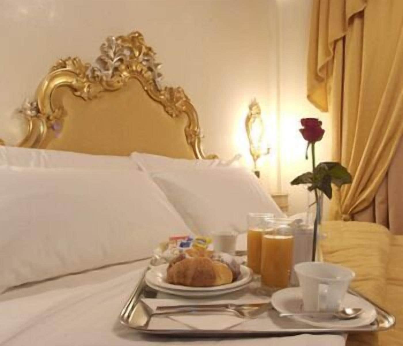 Vecellio Hotel Venice Room photo