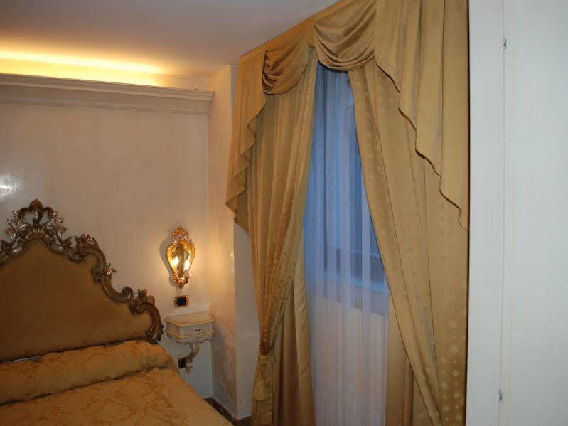 Vecellio Hotel Venice Exterior photo